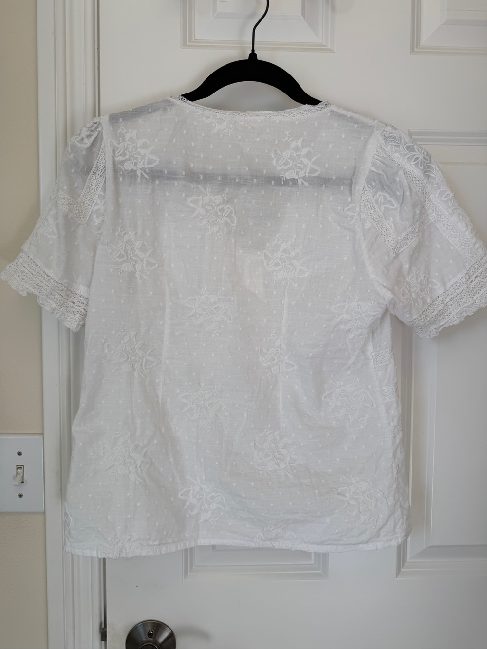 Anthropologie White Lace Button-Front Women's Top - Picture 4 of 4